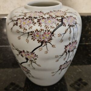 Action-Lobeco Lotus Flower 6” Vase Handcrafted In Japan Lusterware Vintage